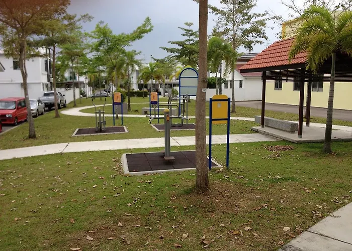 Comfort Holiday Home @ Bukit Indah